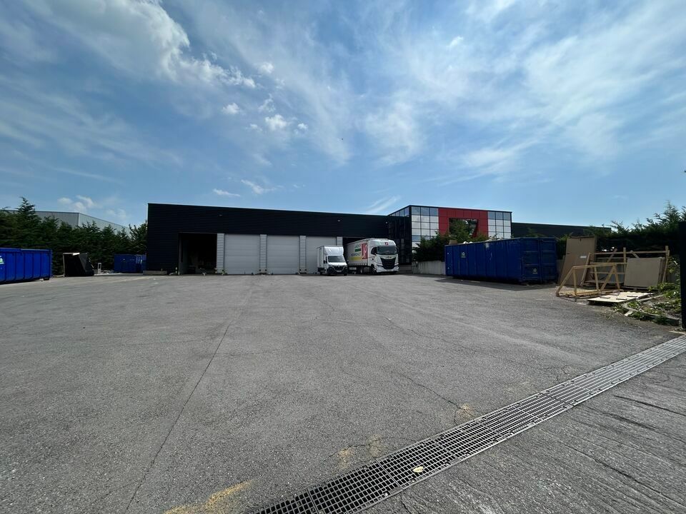 Activité/Entrepôt à vendre - 5230 m²