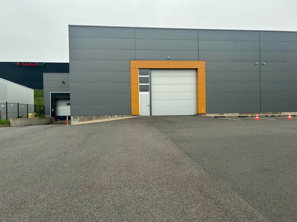 Location local d''activites 560 m² non divisibles