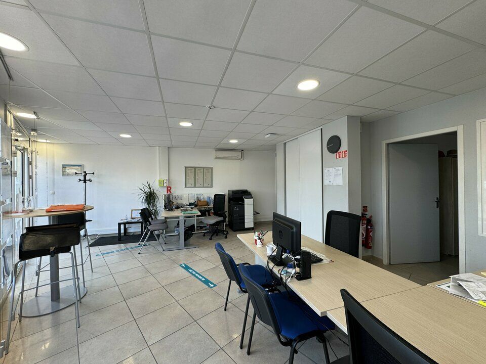 CHAMBRAY-LES-TOURS COMMERCE A LOUER 56 M² AVEC BOX EN SOUS SOL