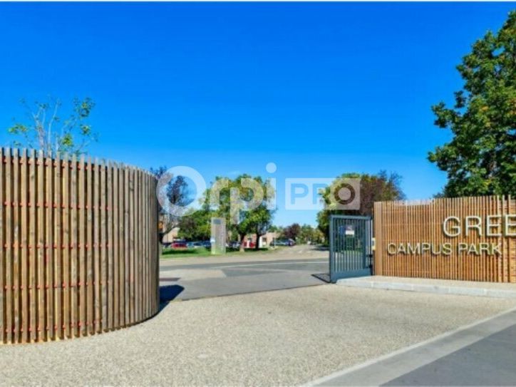 Location bureaux 6800 m² divisibles à partir de 102 m²