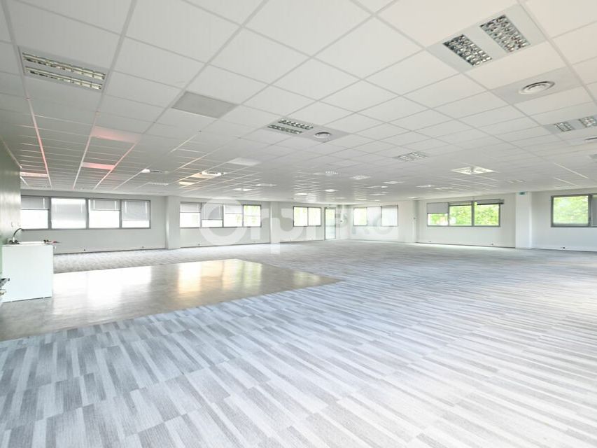BUREAUX A LOUER - 407 m² - SAINT PRIEST