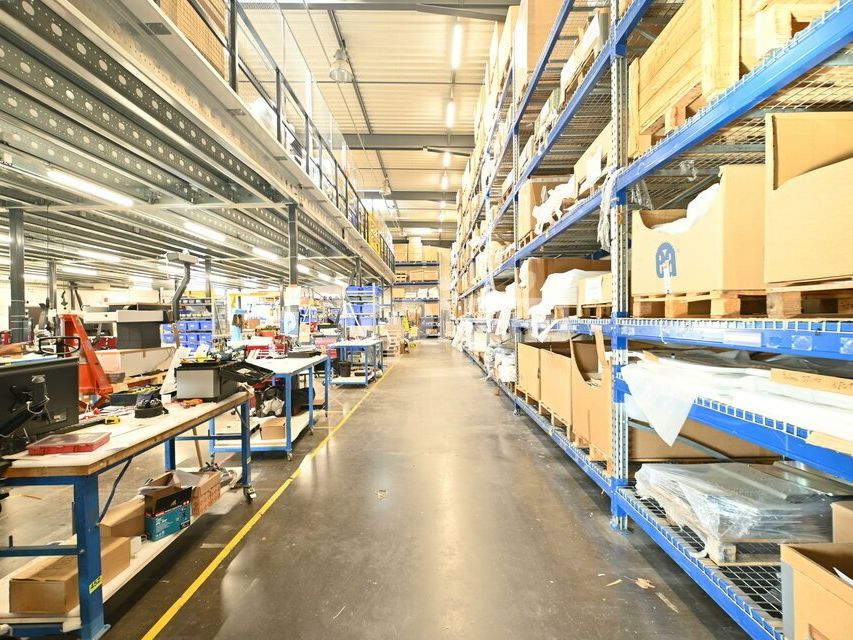 Location local d''activites 493 m² non divisibles
