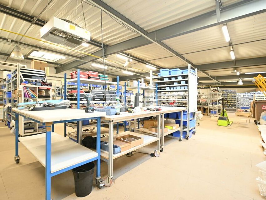 LOCAL D'ACTIVITE A LOUER - 493 m² - SAINT PRIEST