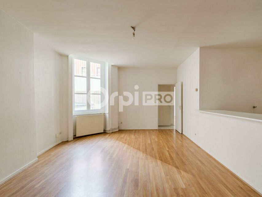 BUREAUX A VENDRE - 67 m² - LYON 1er