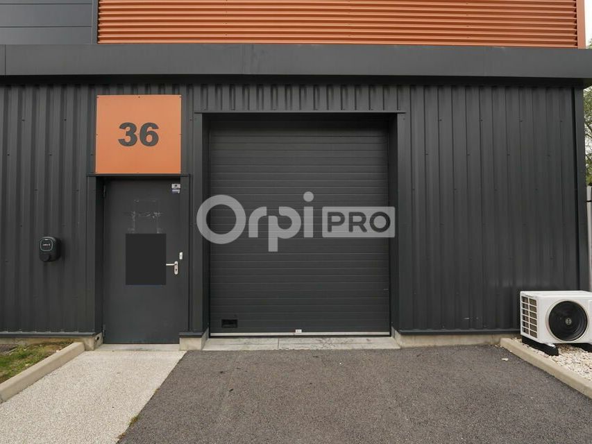 LOCAL D'ACTIVITE A LOUER - 101,90 m² - VAULX MILIEU