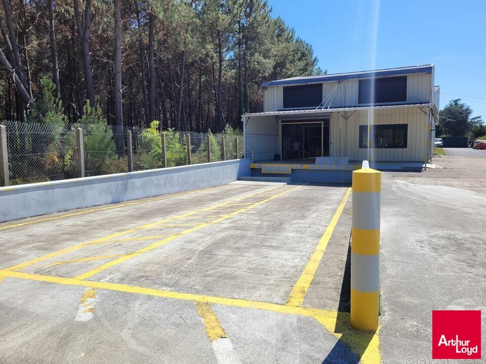 Location local d''activites 340 m² non divisibles