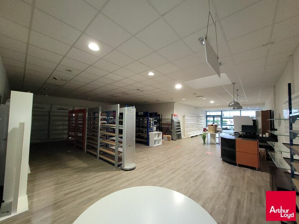 Location local commercial 220 m² non divisibles