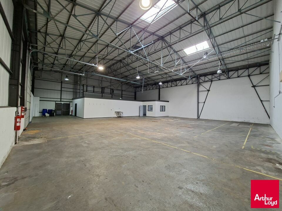 Location local activité 480m² Le Mans