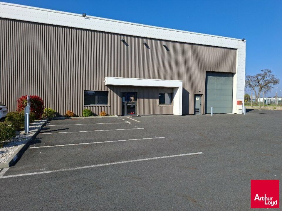 Location local d''activites 500 m² non divisibles