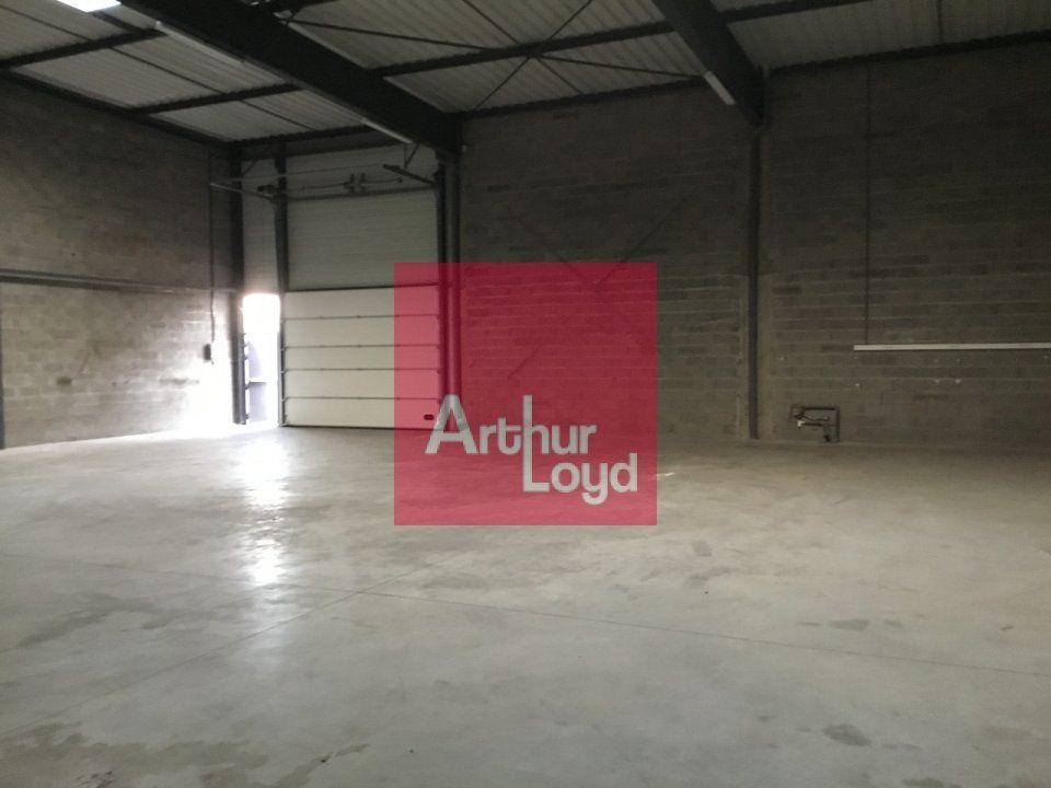 CLERMONT-FERRAND A LOUER LOCAL ACTIVITÉ 430 M²