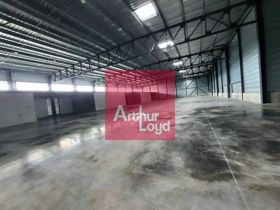 Location local d''activites 1189 m² non divisibles