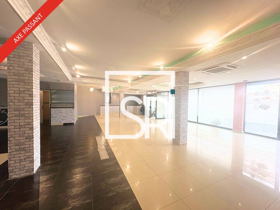 Location local commercial 320 m² non divisibles