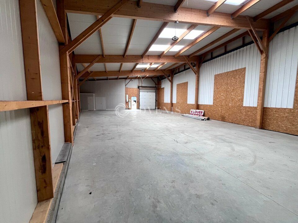 Local d'activité neuf d'environ 375 m², à louer au Sud de la métropole de Tours 