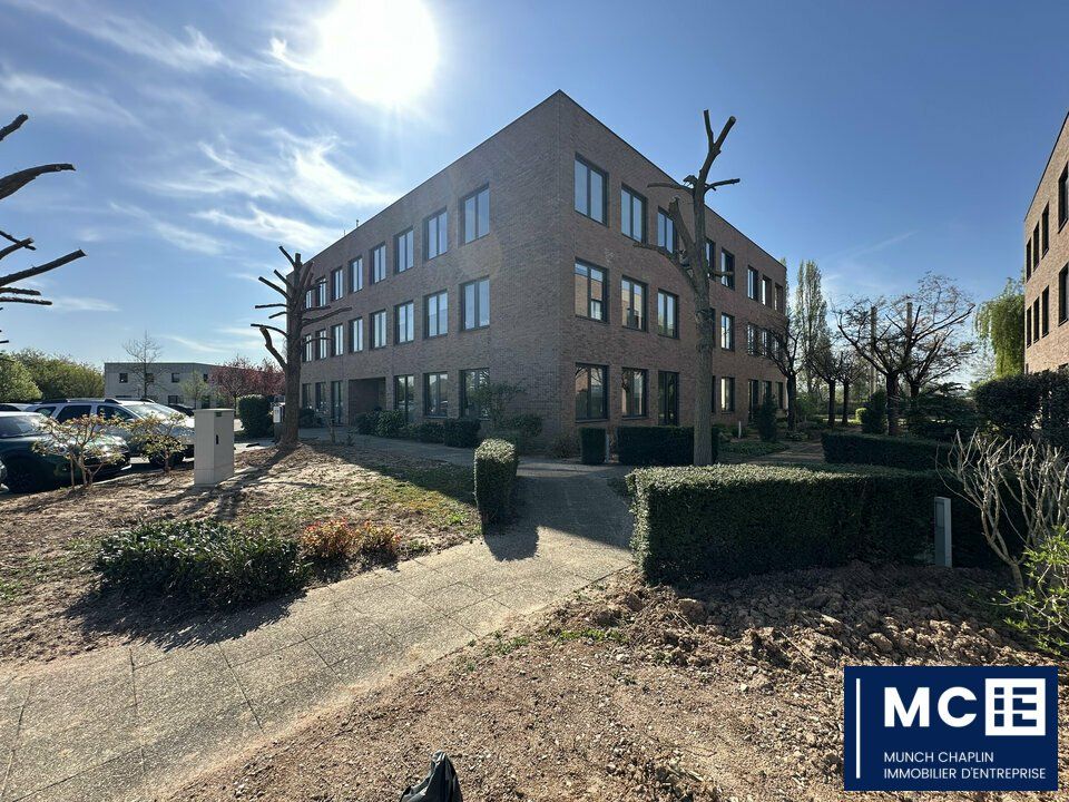 Location bureaux 112.84 m² non divisibles