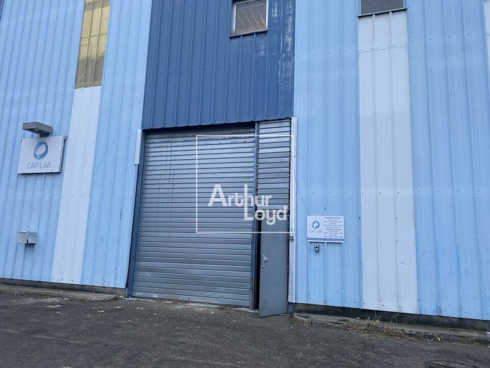 Location local d''activites 783 m² non divisibles