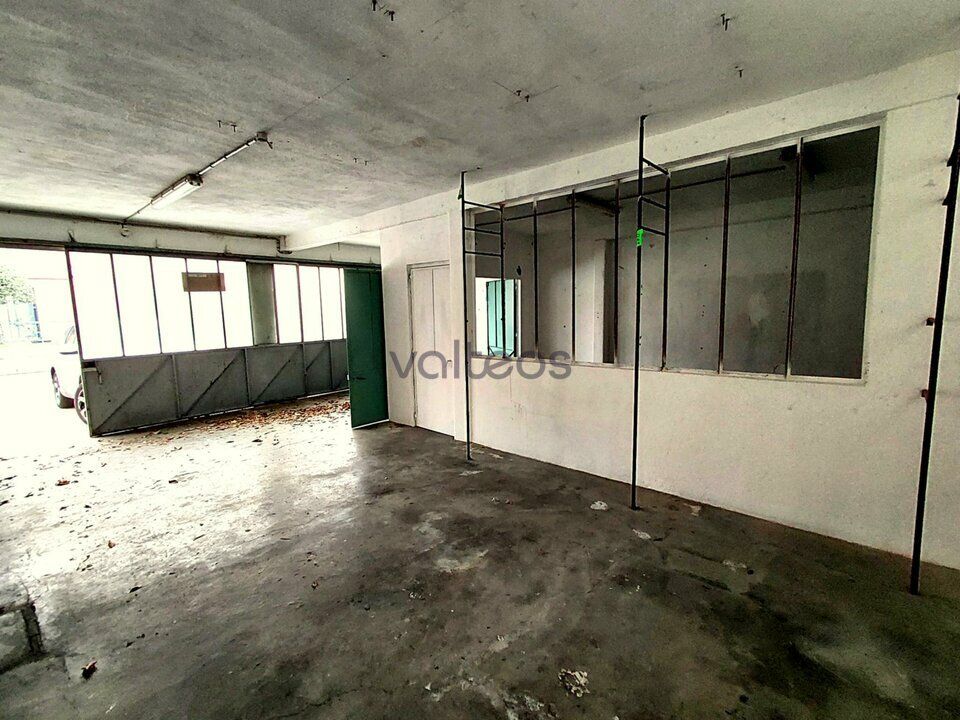 Vente local d''activites 150 m² non divisibles