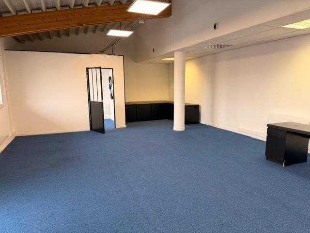 Location bureaux 90 m² non divisibles