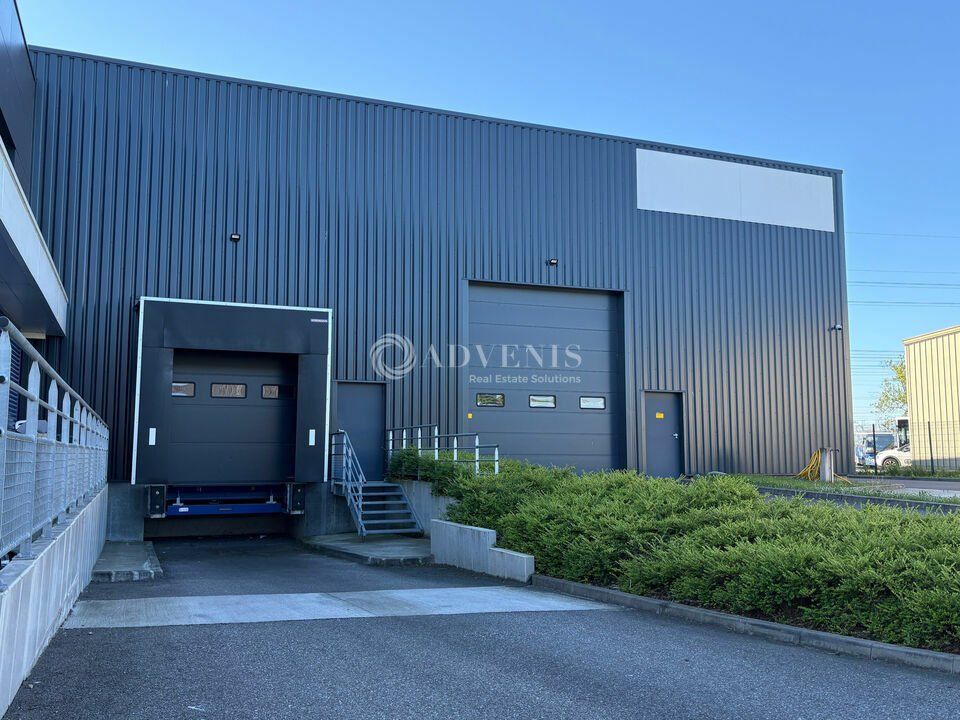 Location entrepot 1499 m² non divisibles