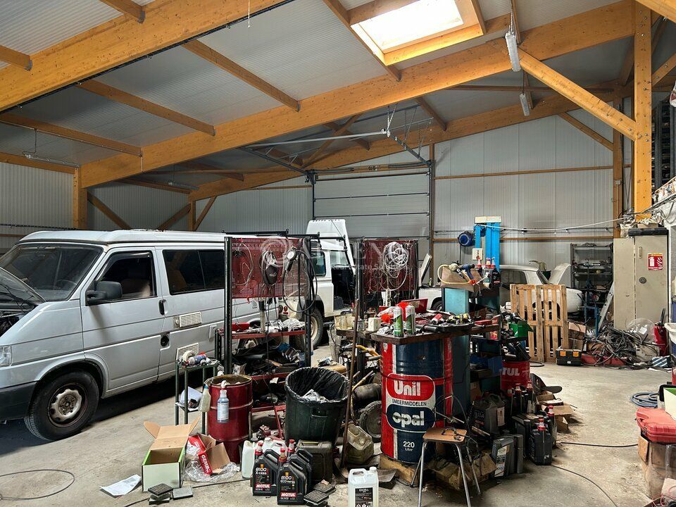 Vente local d''activites 400 m² non divisibles