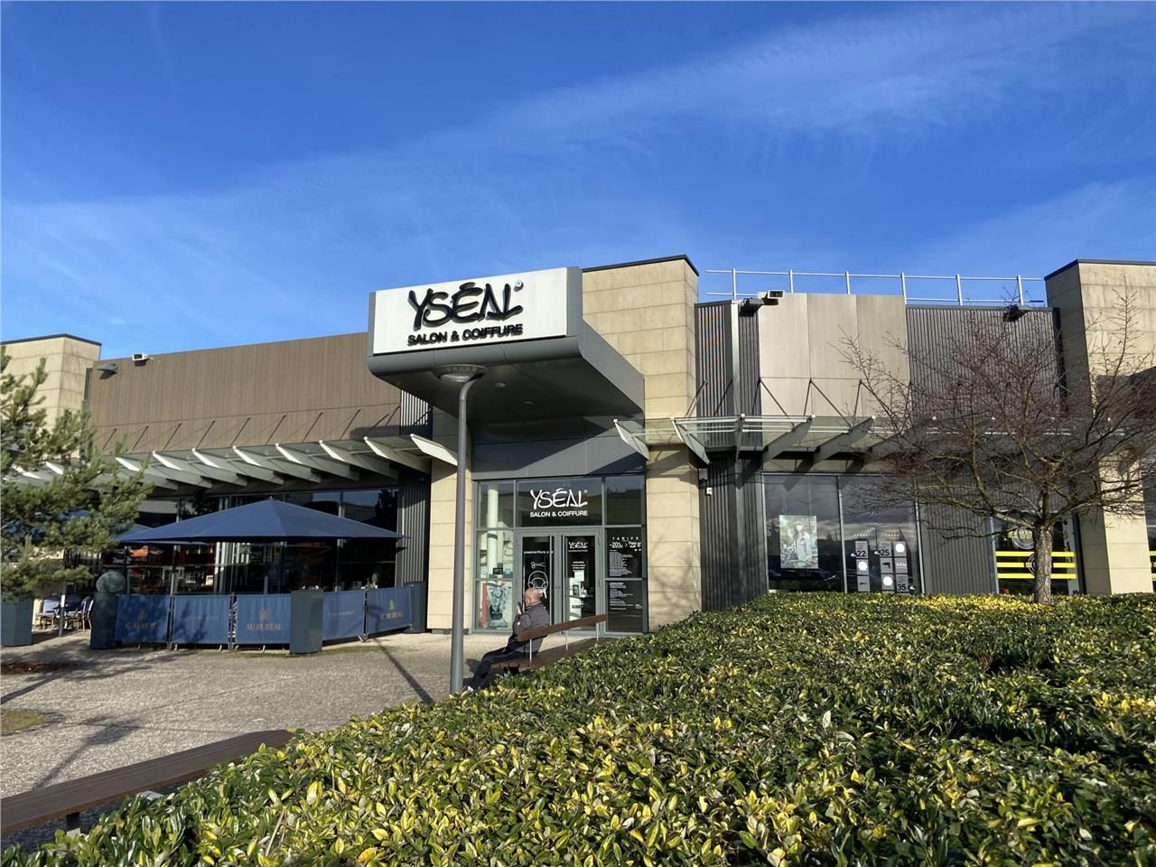 Location local commercial 199 m² à Sens