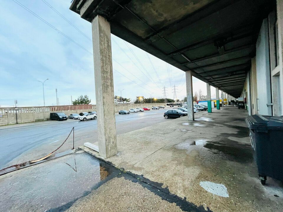 NOUVEAUTÉ - A LOUER ENTREPÔT DE 60 m2 + 40 m2 DE QUAI COUVERT ZONE INDUSTRIELLE ET PORTUAIRE DU HAVRE