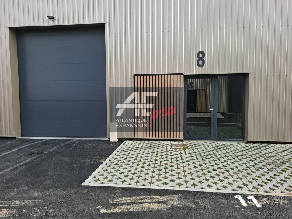 Local d'activité à louer Trignac 144 m² – Atelier + bureau – Proche Saint-Nazaire – Idéal artisan ou stockage