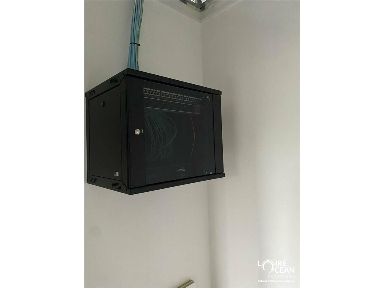 À LOUER - BUREAUX MODERNES PROCHES DE L'AÉROPORT DE NANTES<br/><br/>