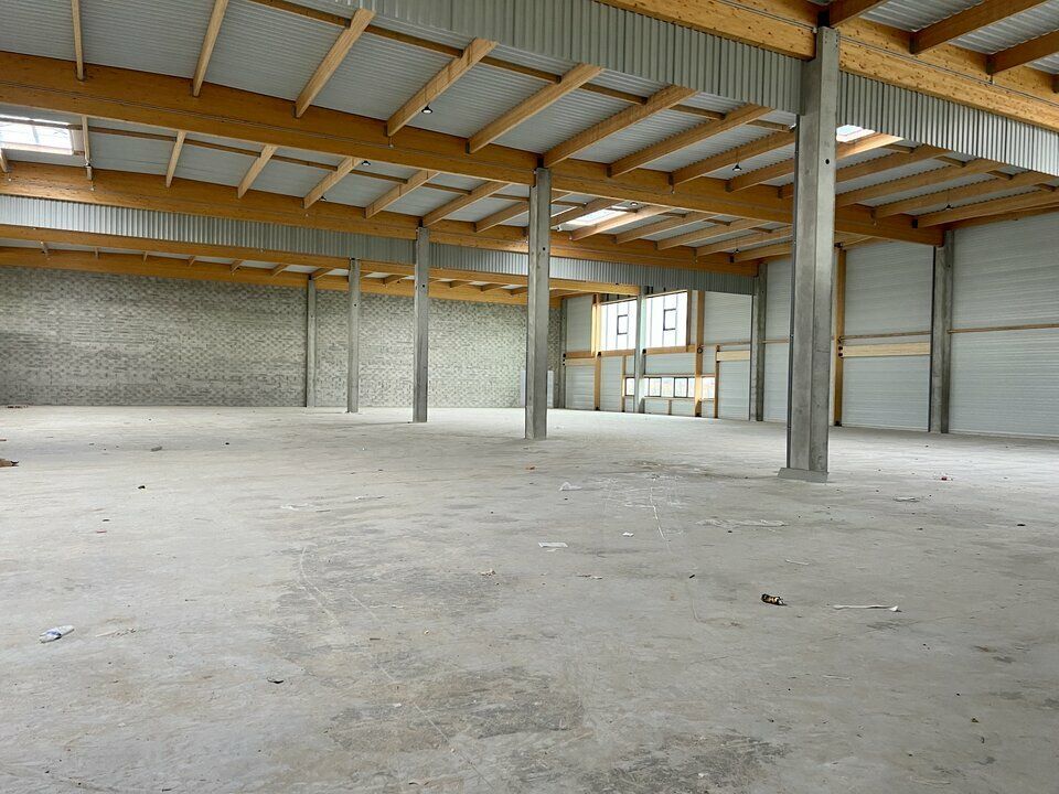 Vente local d''activites 3537 m² non divisibles
