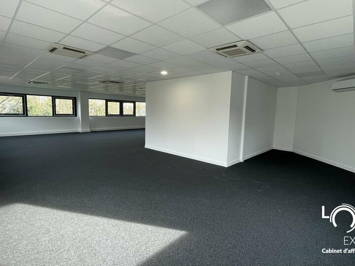 Location bureaux 225 m² non divisibles