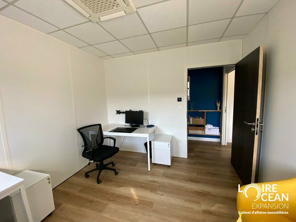 Location bureaux 12 m² non divisibles