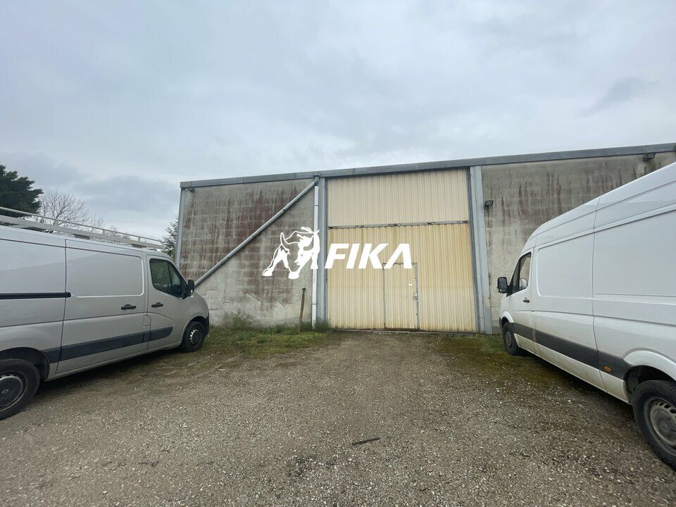 Location local d''activites 493 m² non divisibles