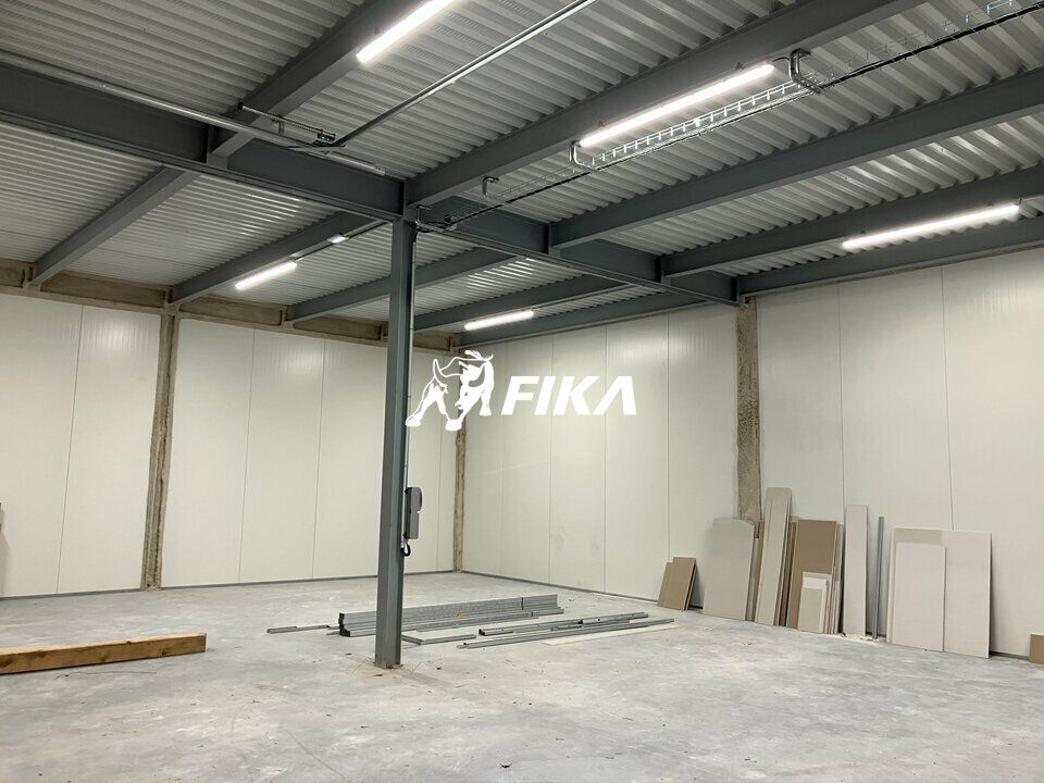 Local d'activités 372 m² à louer à (33370) Salleboeuf