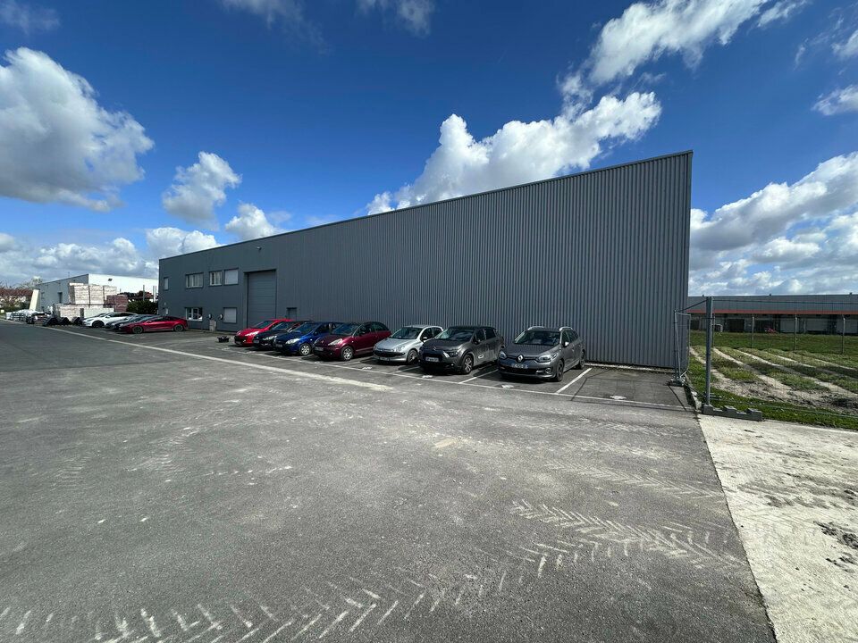 Location local d''activites 1020 m² non divisibles