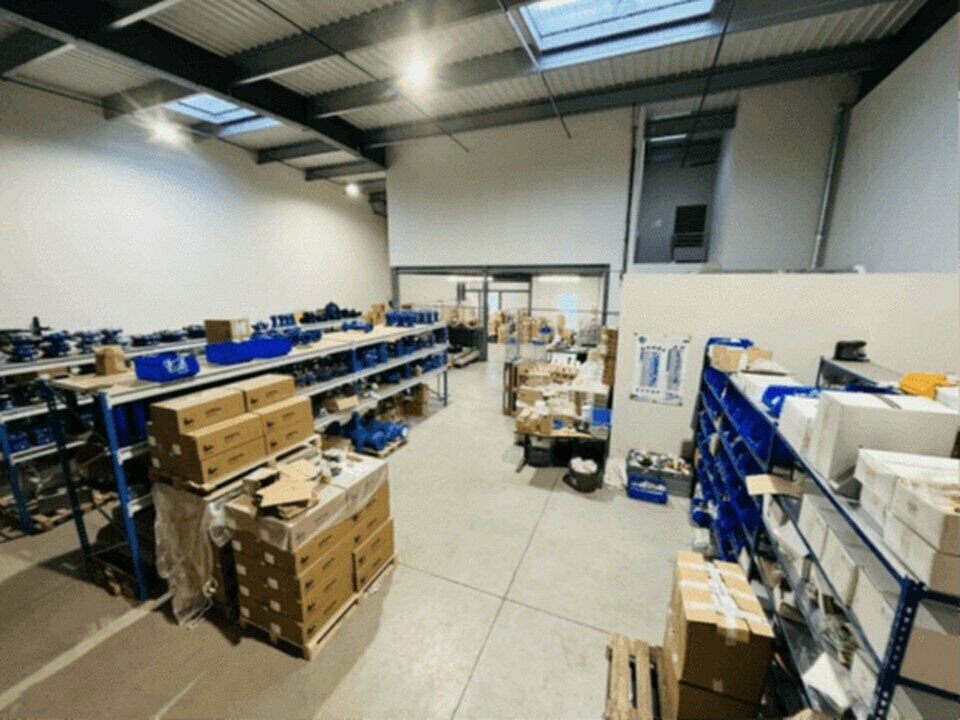 Location local d''activites 463 m² non divisibles