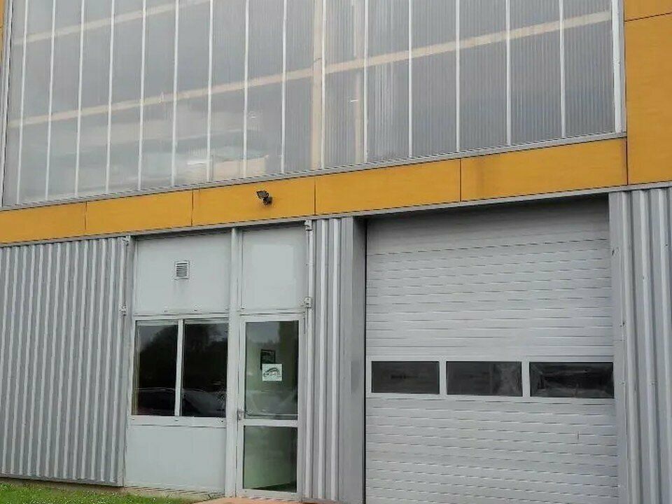 Location local d''activites 236 m² non divisibles