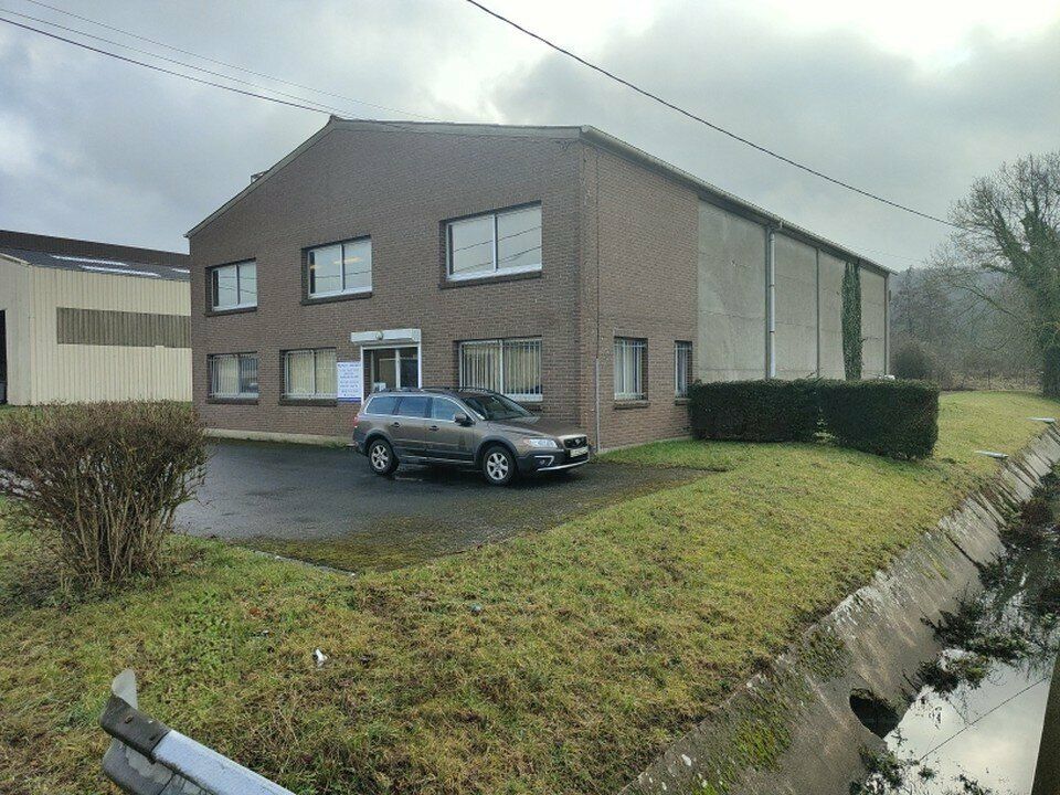 Vente local d''activites 330 m² non divisibles