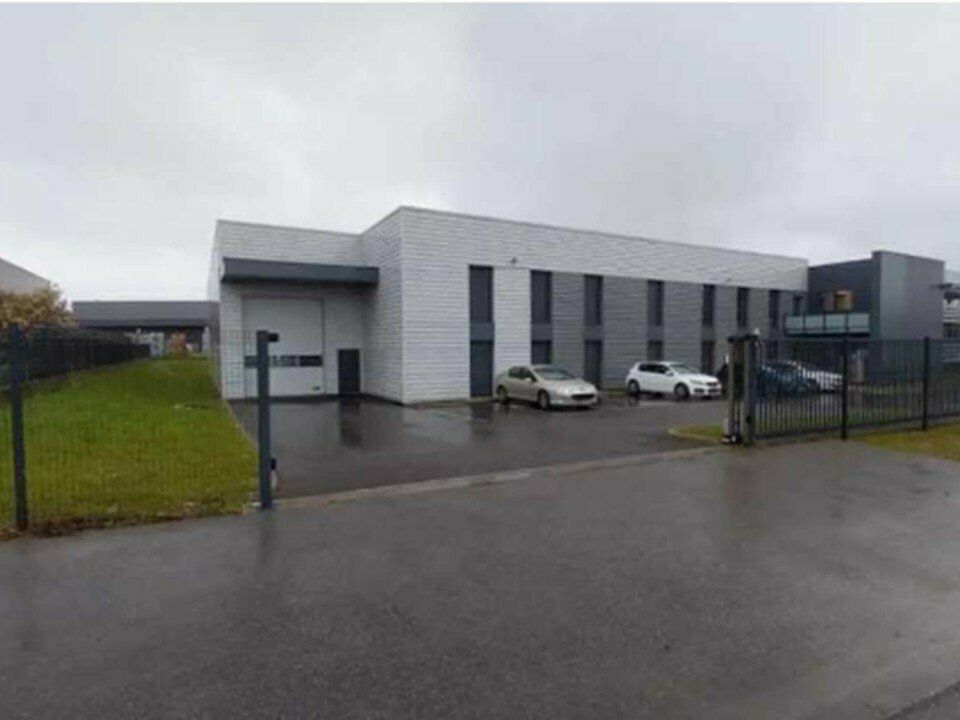 Local d'activités 1998 m² à louer ou à vendre dans l'Ain (01)