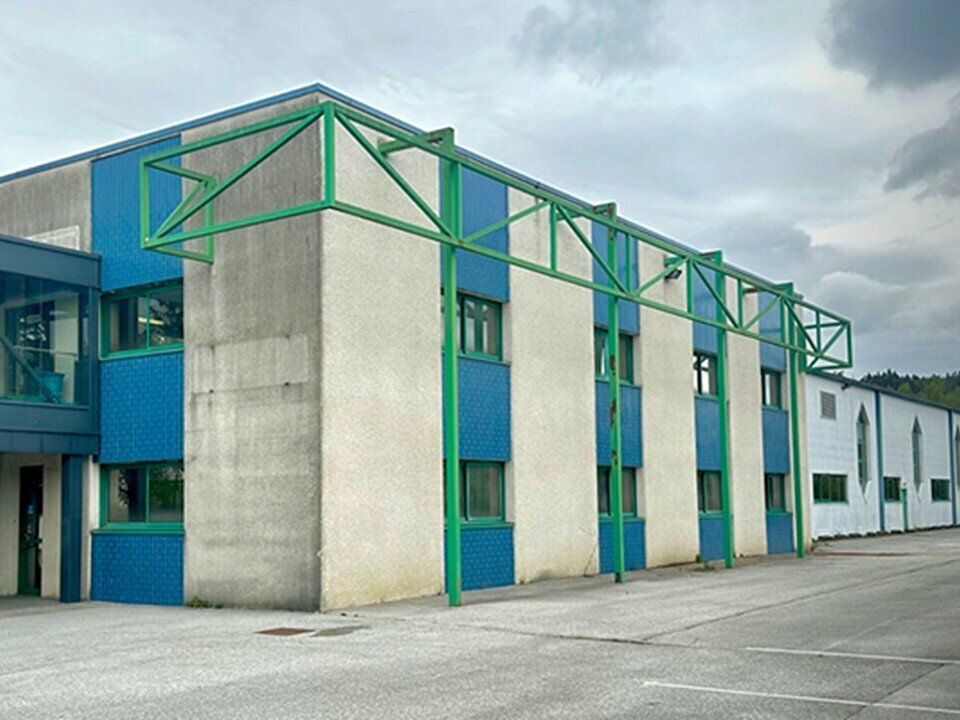 Location local d''activites 9500 m² non divisibles