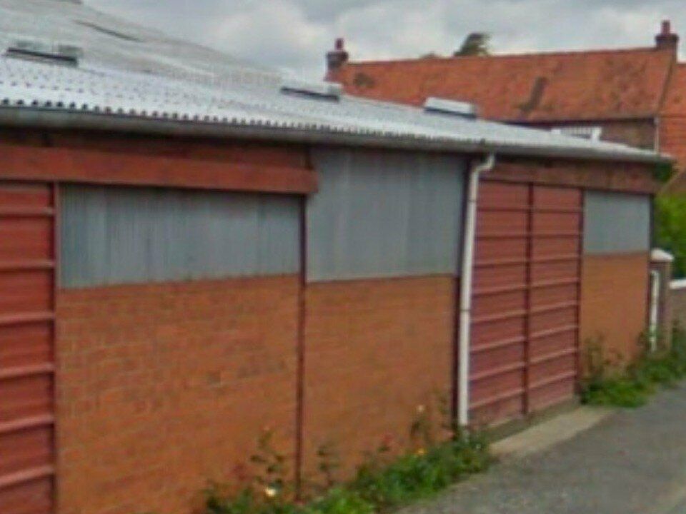 Location entrepot 230 m² non divisibles