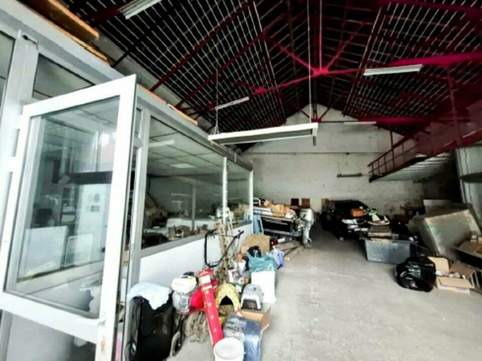 Location local d''activites 232 m² non divisibles