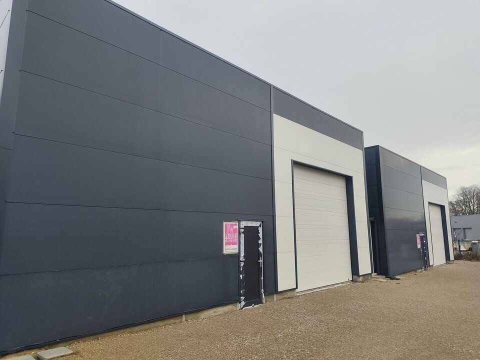 Location local d''activites 300 m² non divisibles