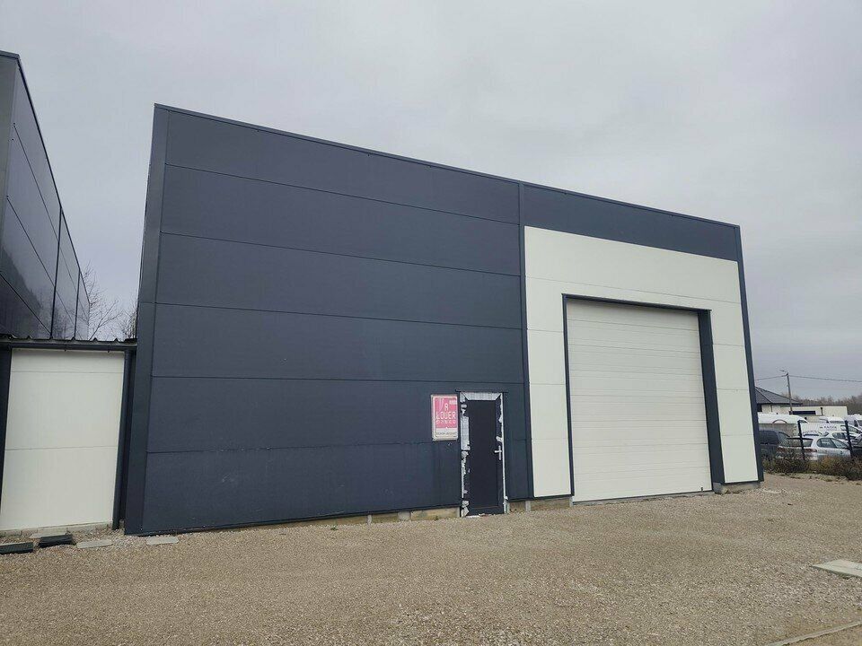 Local d'activité 300 m² à louer à Saint-Martin-lez-Tatinghem (62)