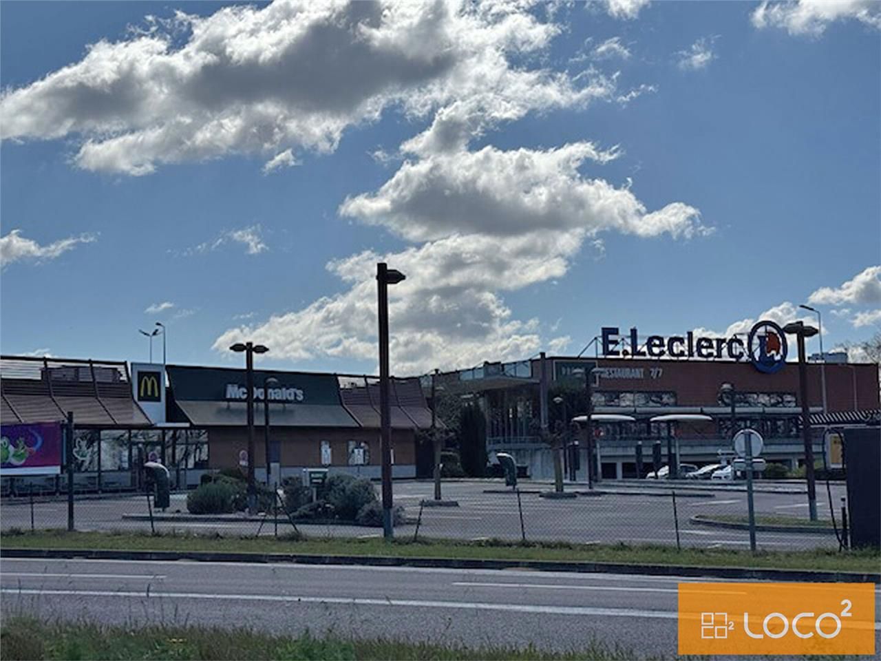 Location local commercial 200.00 m² à ROUFFIAC TOLOSAN