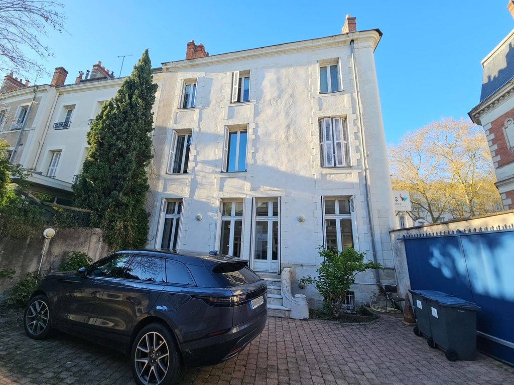 Location bureaux 360 m² à TOURS