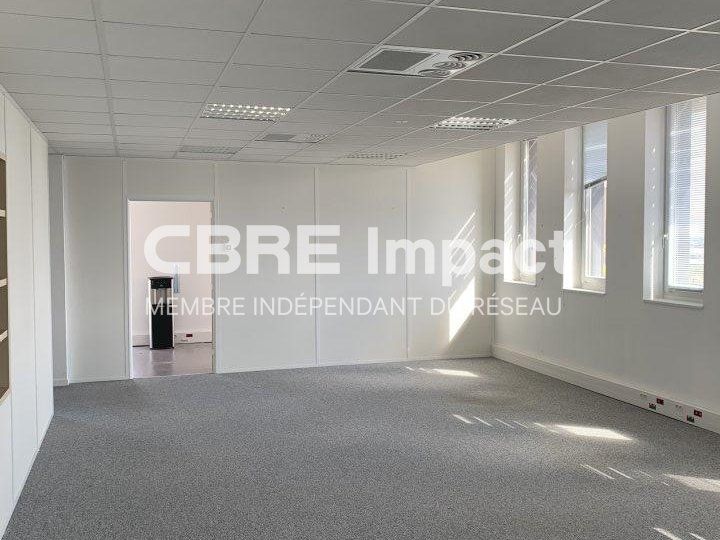 Location bureaux 236.56 m² non divisibles