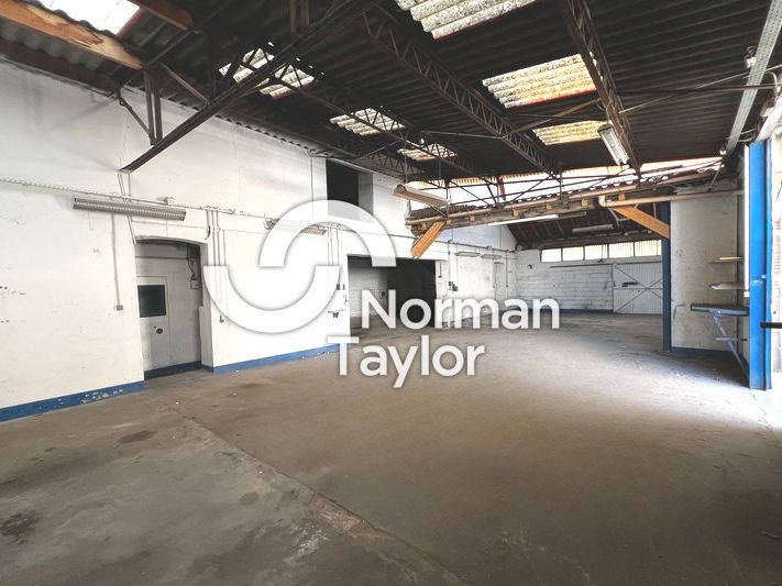 Location local d''activites 466 m² non divisibles