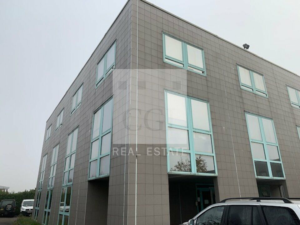 Location bureaux 470.77 m² divisibles à partir de 77.13 m²