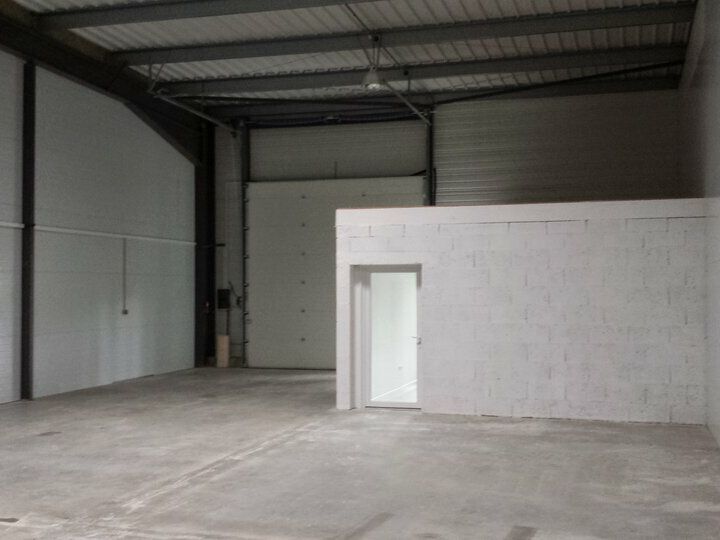 BALLAN MIRE LOCAL D'ACTIVITE ET STOCKAGE A LOUER 250 M²