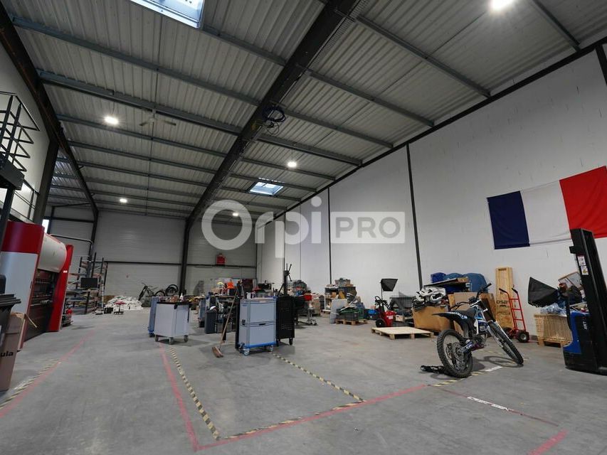 LOCAL D'ACTIVITE A LOUER - 841 M2 - JONAGE