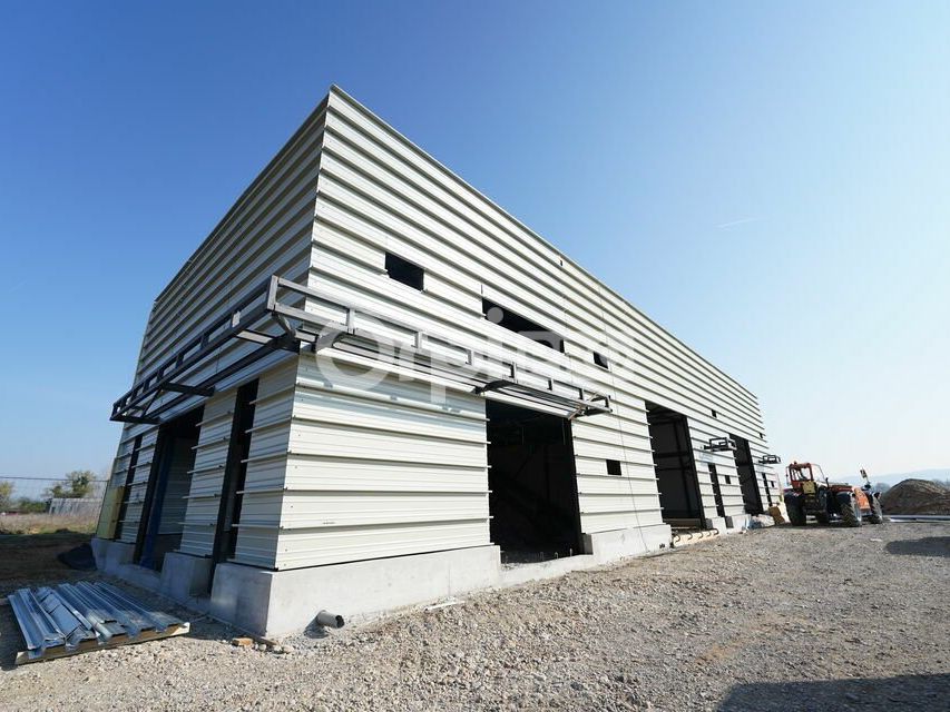 Location local d''activites 400 m² non divisibles